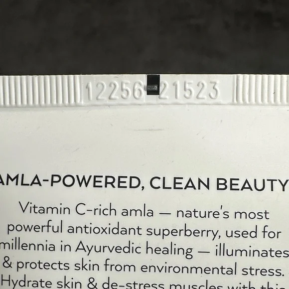 ALO Yoga Superfruit Moisturizing Body Lotion - 200ml - Picture 3 of 4